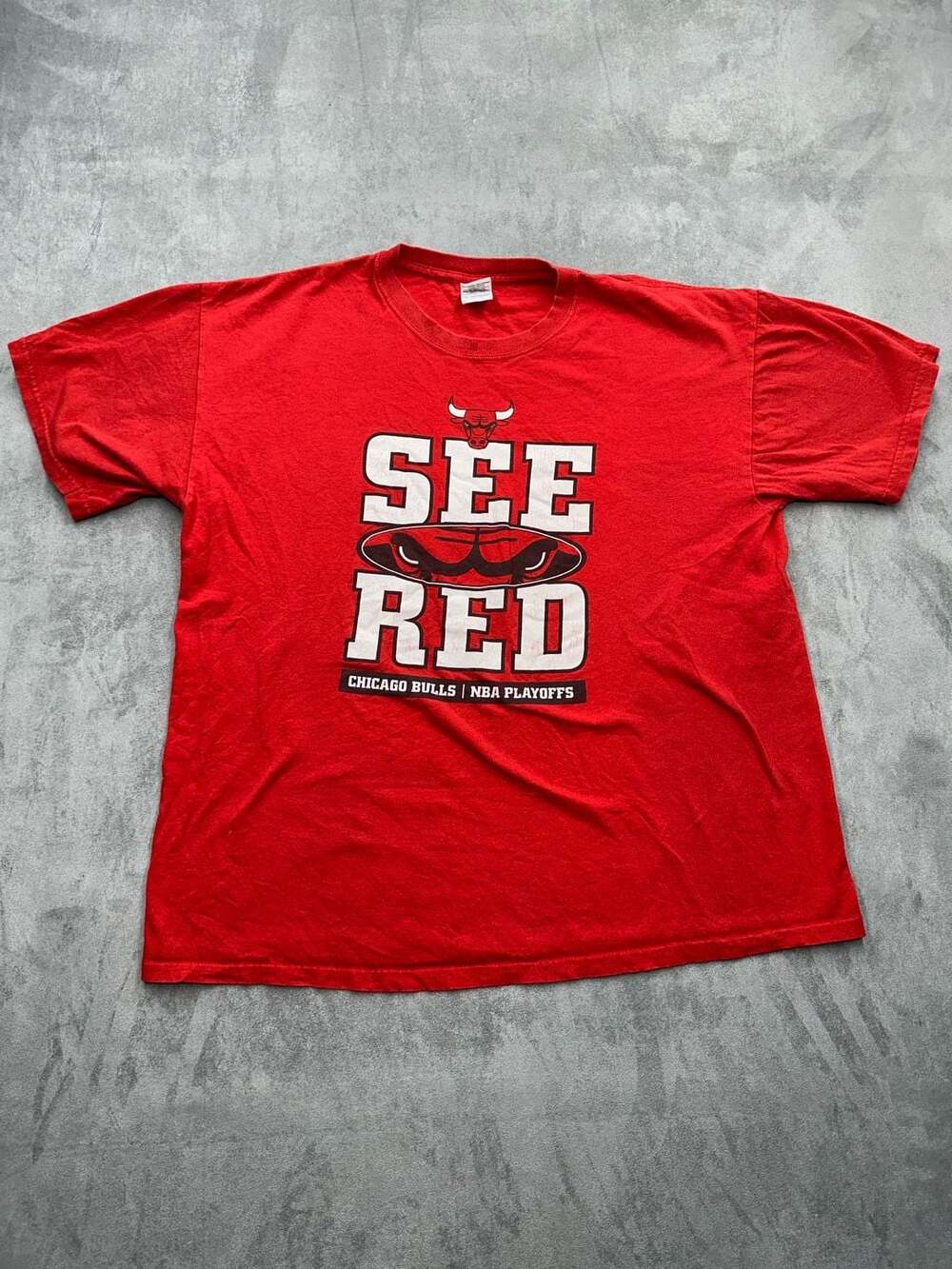 Gildan Chicago Bulls See Red NBA Playoffs T-Shirt Size XL Red